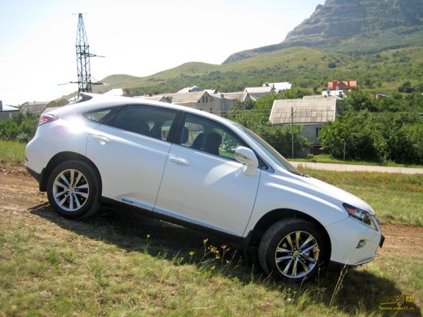 Гибридный Lexus RX 450h: тест-драйв